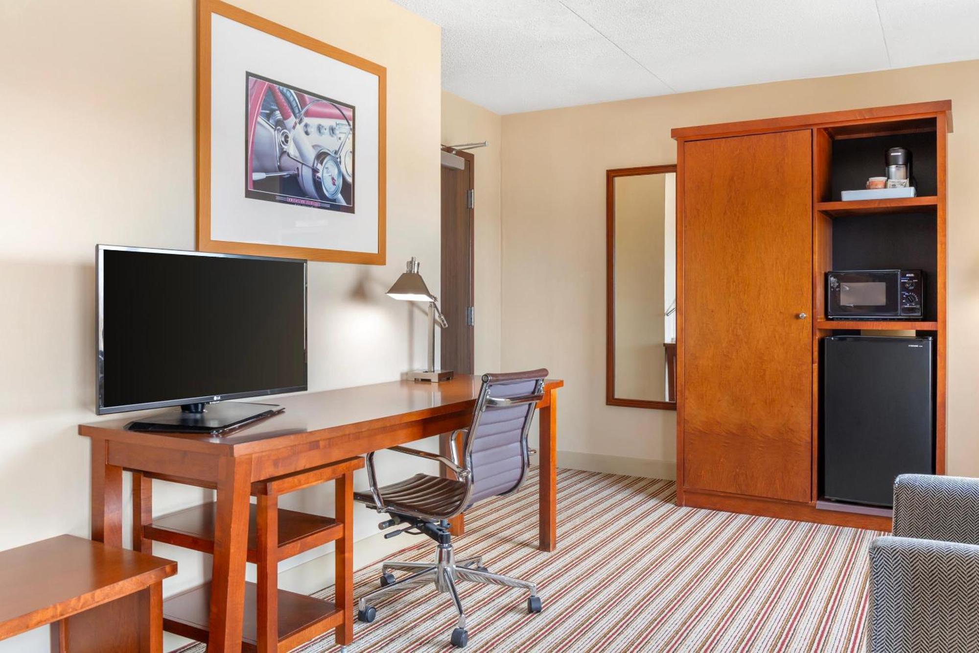 Radisson Detroit Metro Airport