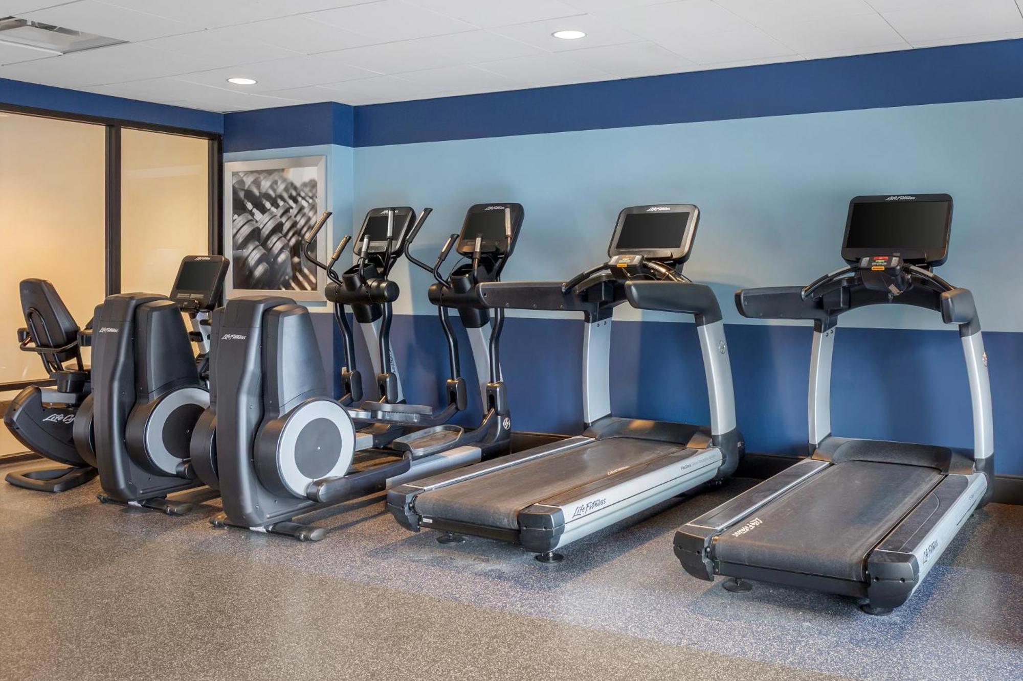 Radisson Detroit Metro Airport Hotel