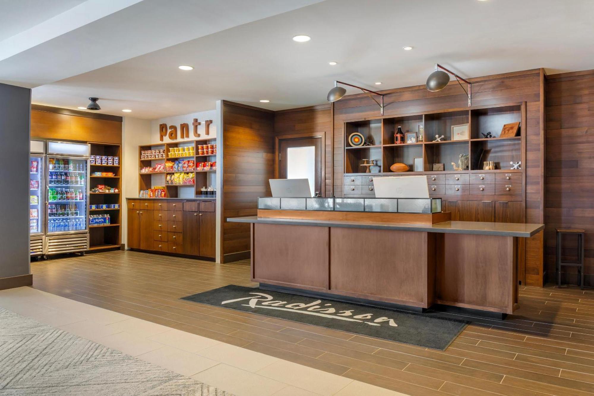 Radisson Detroit Metro Airport