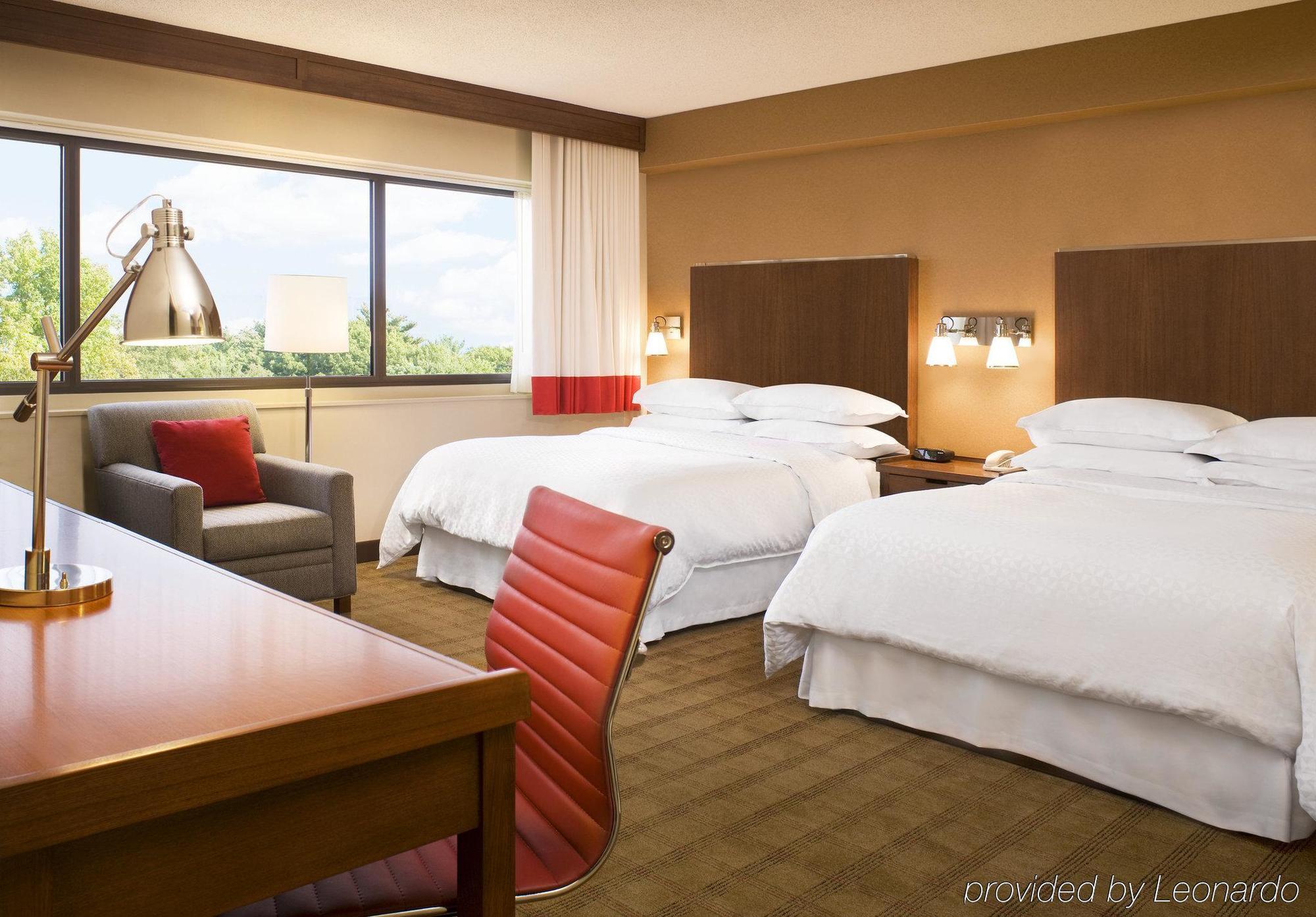 Hotel Radisson Detroit Metro Airport 3*