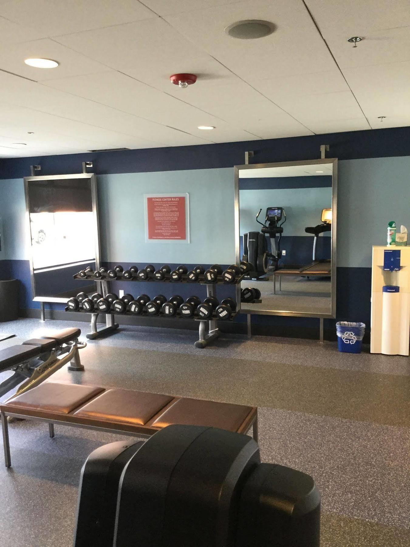 Radisson Detroit Metro Airport Hotel 3*