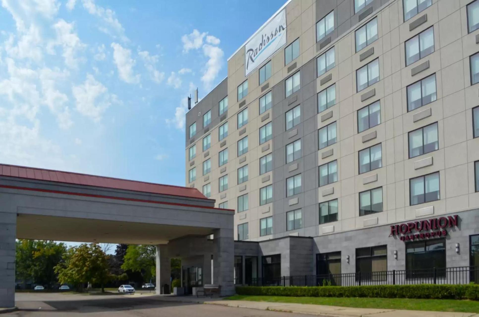 Radisson Detroit Metro Airport Hotel