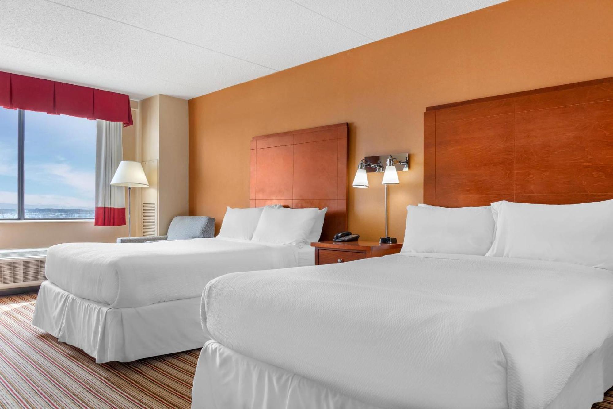 Radisson Detroit Metro Airport Hotel