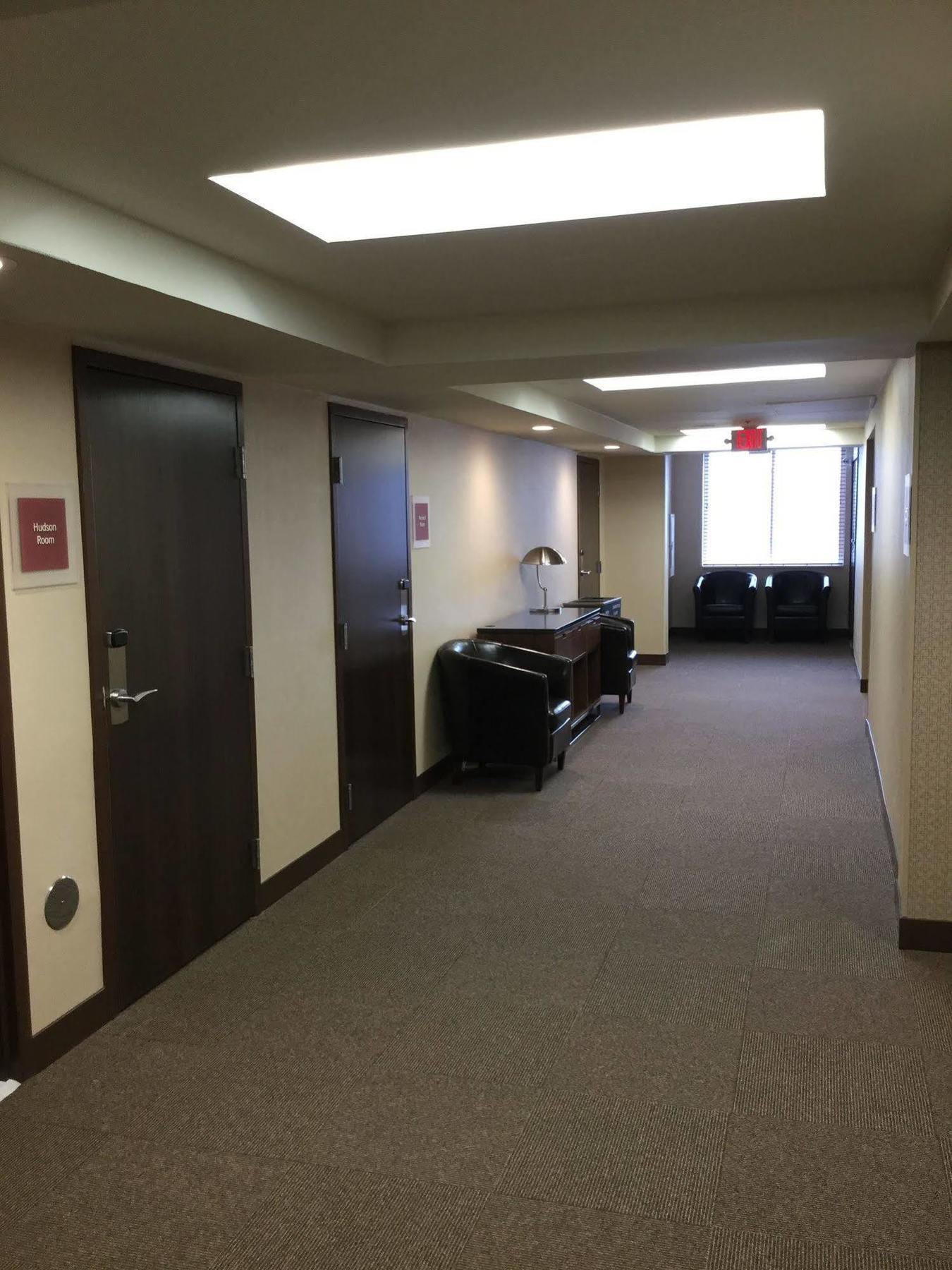 Hotel Radisson Detroit Metro Airport 3*
